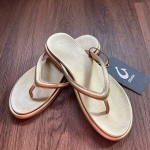 OluKai Gold Sandals Minimalist Design
